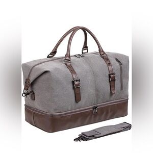 Travel bag with shoe pouch